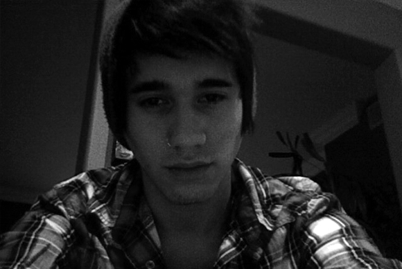 Richie V.